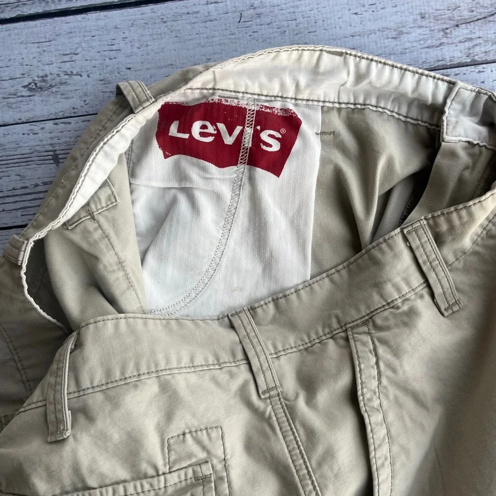 Levis Mens‎ Tan Khaki Cotton Cargo Shorts Size 42 Hiking Gorpcore Outdoor Work